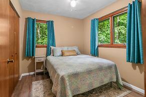 Lakeside Getaway Includes Hot Tub pet Friendly