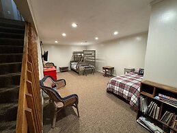 Lakeside Getaway Includes Hot Tub pet Friendly