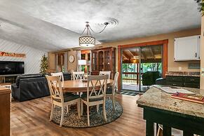 Lakeside Getaway Includes Hot Tub pet Friendly