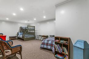 Lakeside Getaway Includes Hot Tub pet Friendly