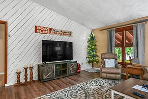 Lakeside Getaway Includes Hot Tub pet Friendly