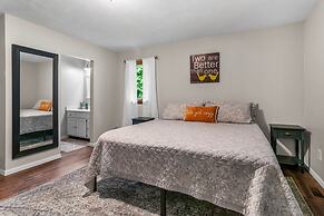 Lakeside Getaway Includes Hot Tub pet Friendly