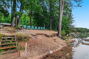 Lakeside Getaway Includes Hot Tub pet Friendly