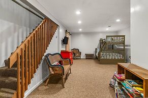 Lakeside Getaway Includes Hot Tub pet Friendly