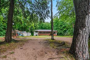 Lakeside Getaway Includes Hot Tub pet Friendly