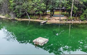 Lakeside Getaway Includes Hot Tub pet Friendly