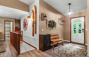 Lakeside Getaway Includes Hot Tub pet Friendly