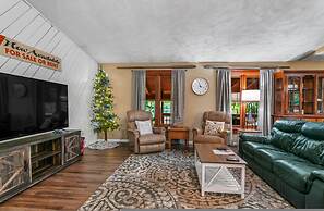 Lakeside Getaway Includes Hot Tub pet Friendly