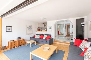 4guests-2br-privategarden-freeparking