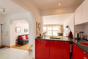 4guests-2br-privategarden-freeparking