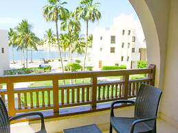 Stylish 2-bedroom Marina Escape