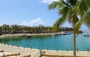 Exclusive 3-bedroom Marina Escape