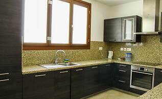 Exclusive 3-bedroom Marina Escape