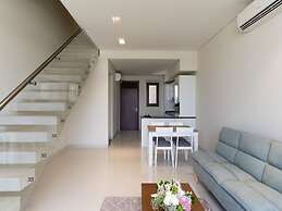 Elegant Lagoon View With Balcony