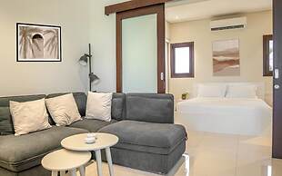 Charming Balcony Retreat