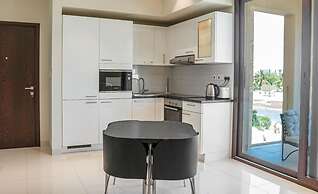 Charming Balcony Retreat