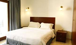 2-bedroom Waterfront Retreat