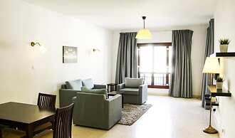 2-bedroom Waterfront Retreat