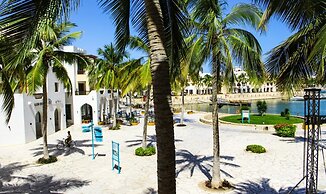 2-bedroom Waterfront Retreat