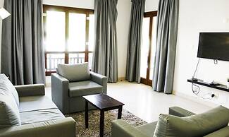 2-bedroom Waterfront Retreat