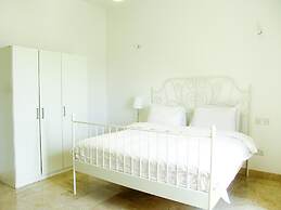 Spacious Apartment Retreat