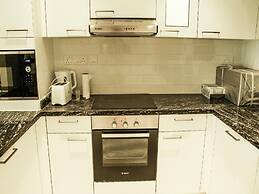 Stylish Lagoon View Escape With Balcony