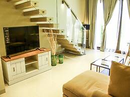 Stylish Lagoon View Escape With Balcony