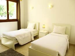 Tranquil Marina View Retreat