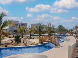 Serene 1-bedroom With Pool View