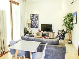 Serene 1-bedroom With Pool View