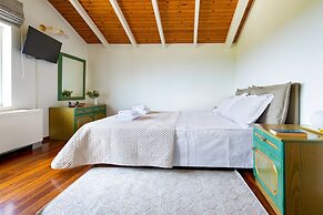 Villa Elihrisos-private Heated Pool Near the sea