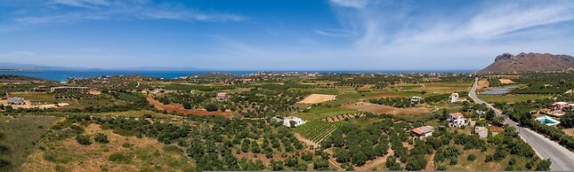 Villa Elihrisos-private Heated Pool Near the sea