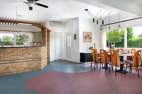 Villa Elihrisos-private Heated Pool Near the sea