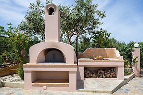 Villa Elihrisos-private Heated Pool Near the sea