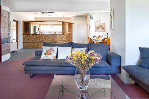 Villa Elihrisos-private Heated Pool Near the sea