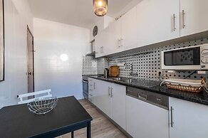 Sea View Central Town 2 Bedroom Apartment