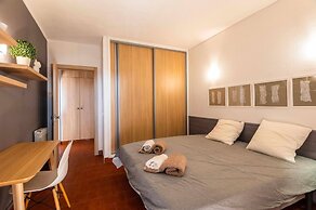 Sea View Central Town 2 Bedroom Apartment