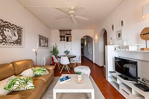 Sea View Central Town 2 Bedroom Apartment