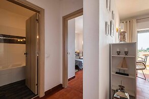 Sea View Central Town 2 Bedroom Apartment