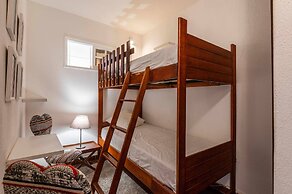 Sea View Central Town 2 Bedroom Apartment