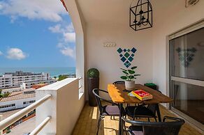 Sea View Central Town 2 Bedroom Apartment