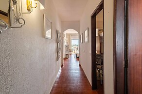 Sea View Central Town 2 Bedroom Apartment