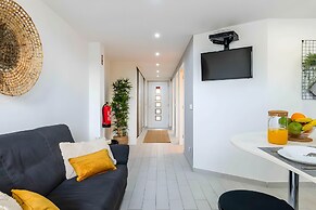 Santa Eul lia 2-bedroom Apartment w Swimming Pool