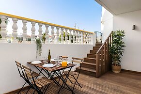 Santa Eul lia 2-bedroom Apartment w Swimming Pool