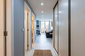 Santa Eul lia 2-bedroom Apartment w Swimming Pool