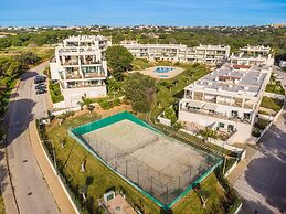 Balaia Residence 2 Bedroom Penthouse With Pool