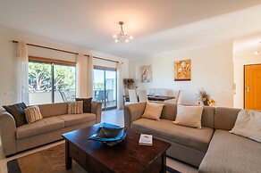 Balaia Residence 2 Bedroom Penthouse With Pool