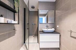 Central Town 2-bedroom Luxury Apartment Albufeira
