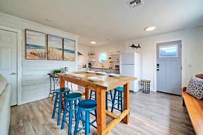 Dual Port A Cottages 2 Complete Homes Walk to the Beach Patio Fully-eq