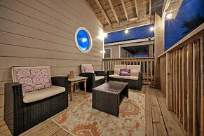 Dual Port A Cottages 2 Complete Homes Walk to the Beach Patio Fully-eq